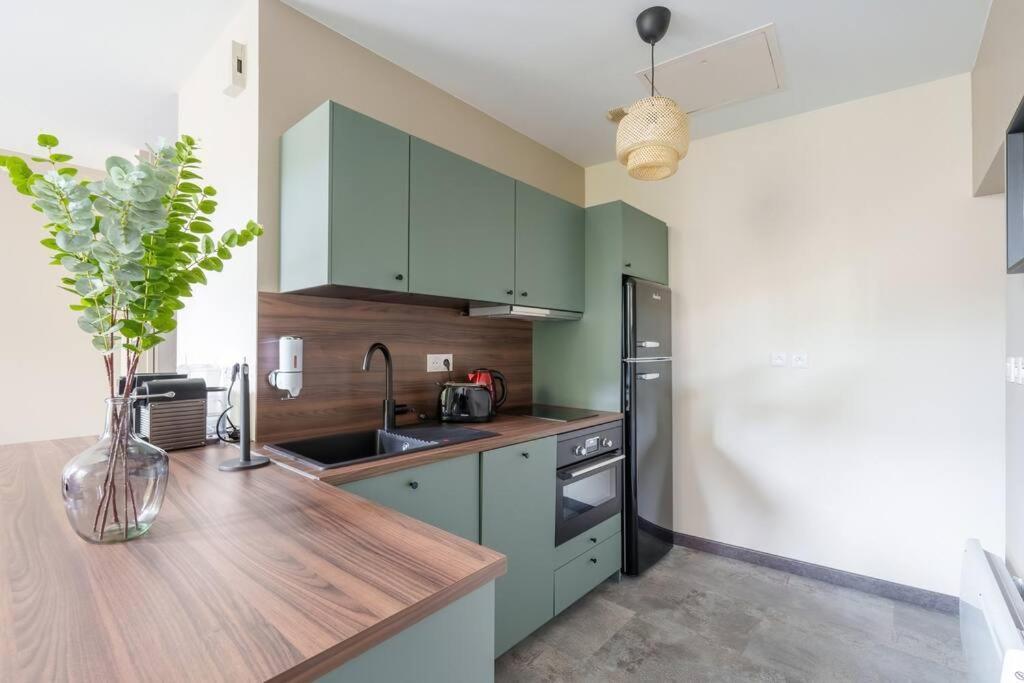 Appartement Lumineux Avec Cour Chaumont  Exterior foto